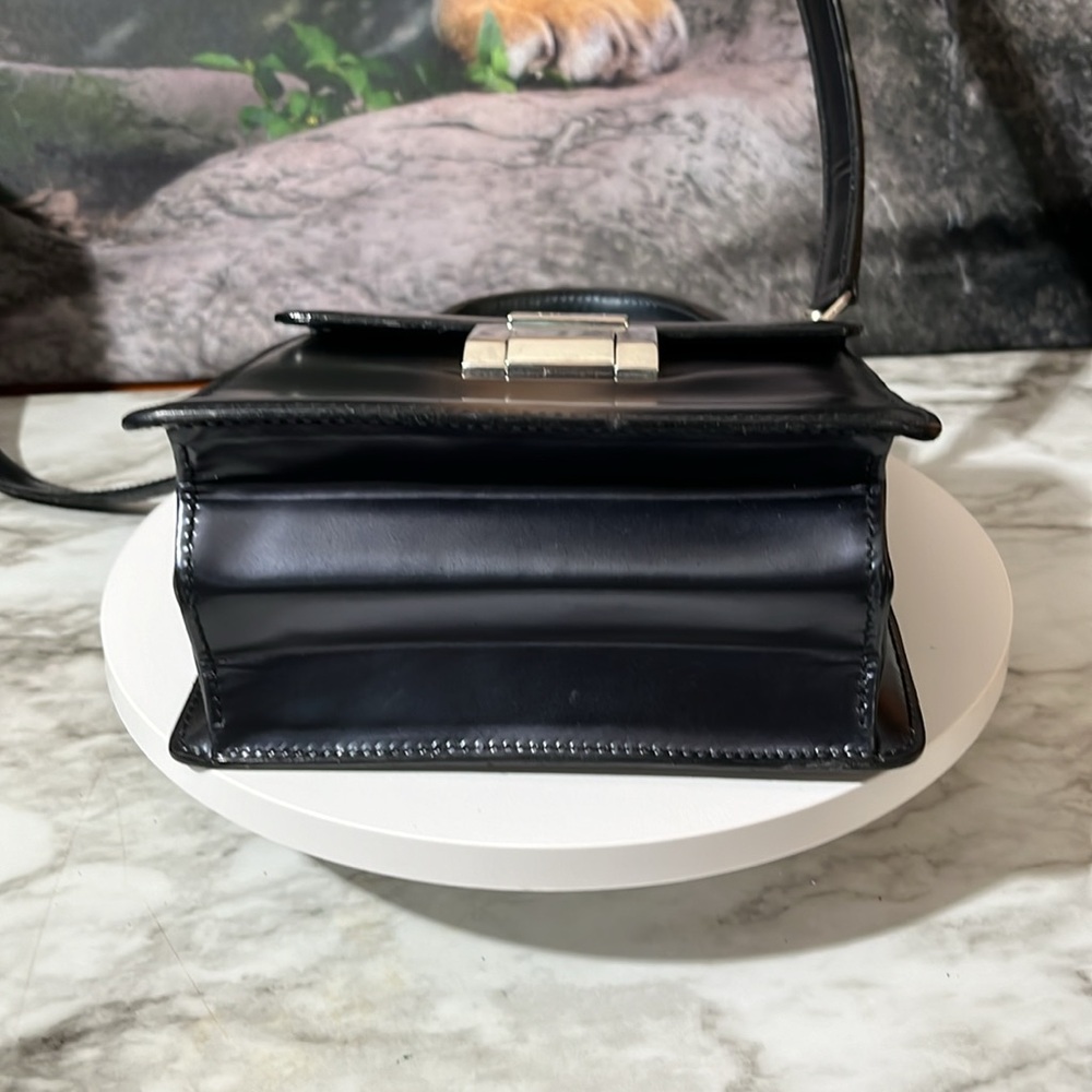 Gucci Black Crossbody Bag - Picture 6 of 16